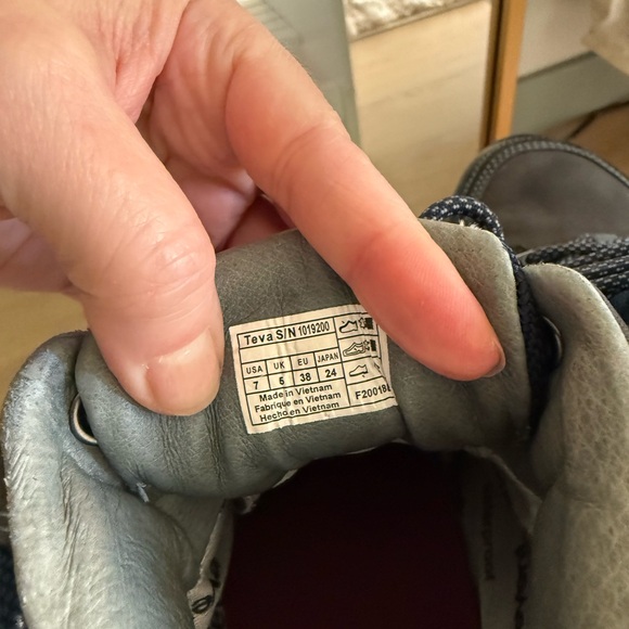 Ahnu Montarra III eVent Hiking Boot - Waterproof Vibram Soles Women’s 7 - Picture 10 of 10